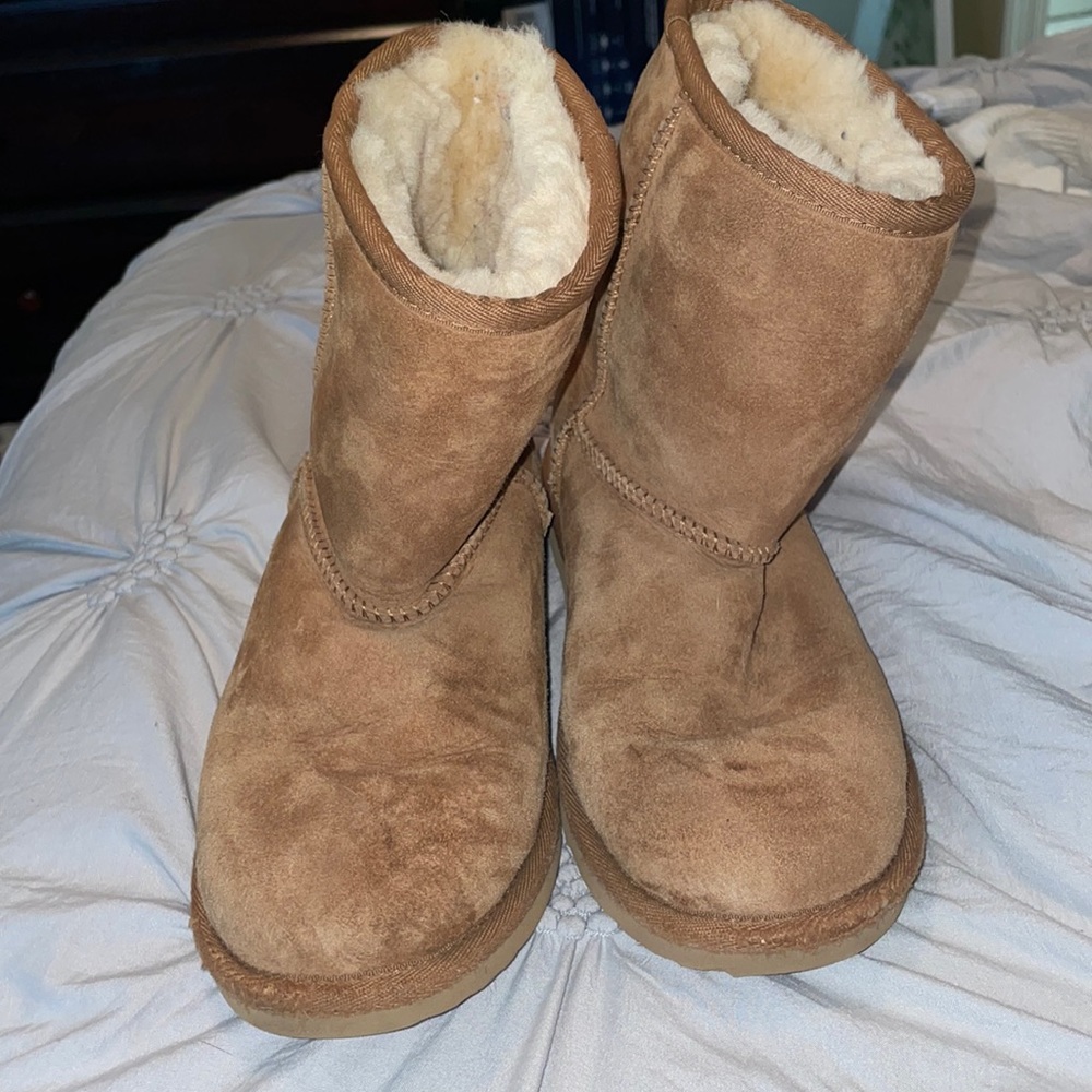 Brown Uggs Size 4
